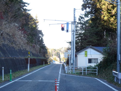 南三陸の新交通「 BRT 」の待避所と信号