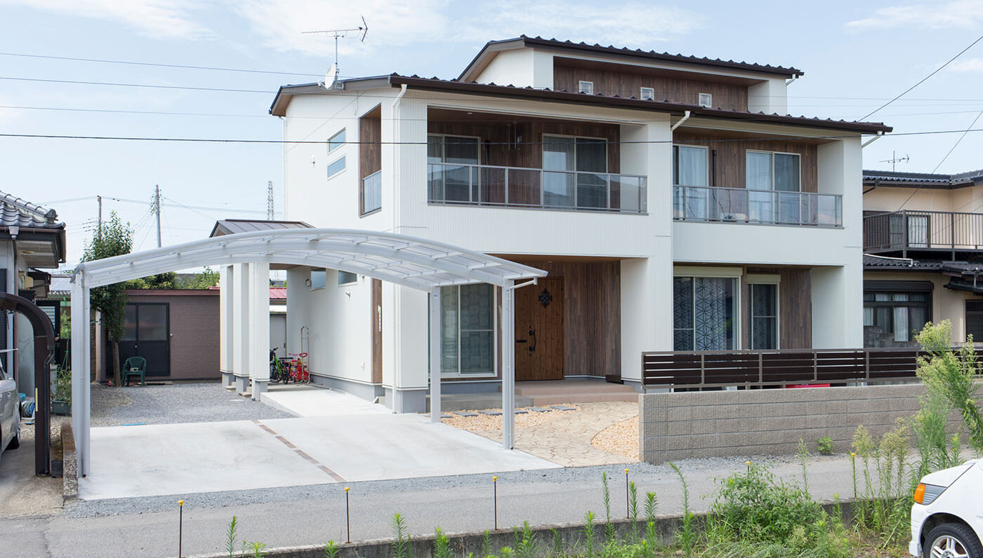 栃木県の吹き抜けのある家の外観